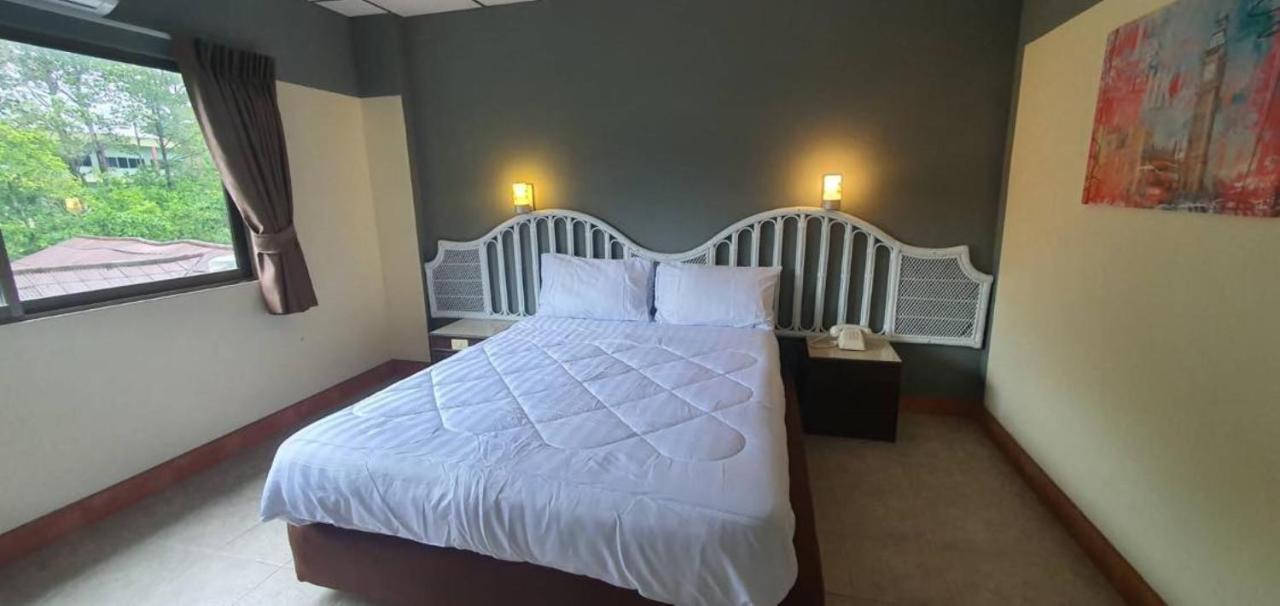 Nora Bukit Hotel Phuket Kültér fotó